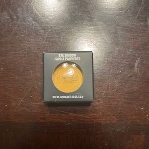 MAC Eyeshadow Single in Goldmine